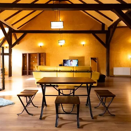 The Attic - Large Open-Space In The Old Town Of Brasov, Minutes Away From The Black Church מראה חיצוני תמונה