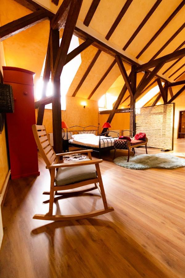 The Attic - Large Open-space In The Old Town Of Brasov, Minutes Away From The Black Church