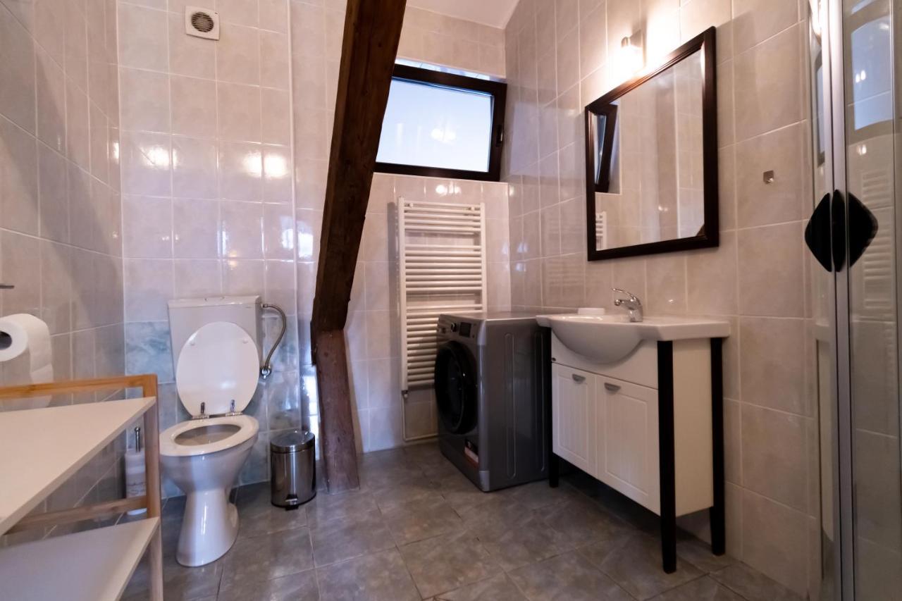 Apartament The Attic - Large Open-space In The Old Town Of Brasov, Minutes Away From The Black Church
